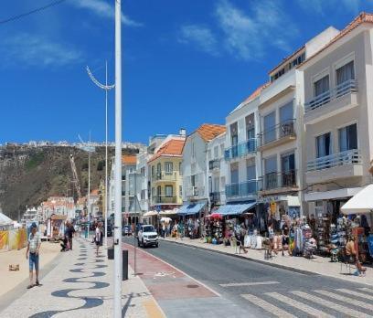 100 Meters From The Beach! Rua Da Regeneracao Nazaré Buitenkant foto