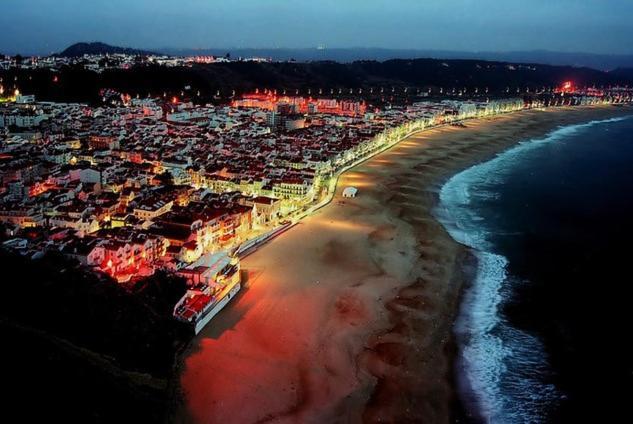 100 Meters From The Beach! Rua Da Regeneracao Nazaré Buitenkant foto