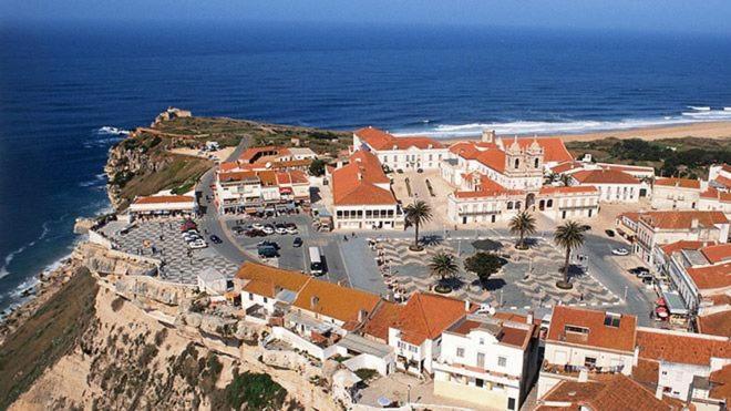 100 Meters From The Beach! Rua Da Regeneracao Nazaré Buitenkant foto